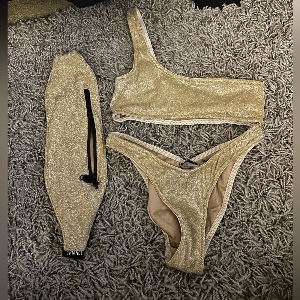 Gold Triangl bikini